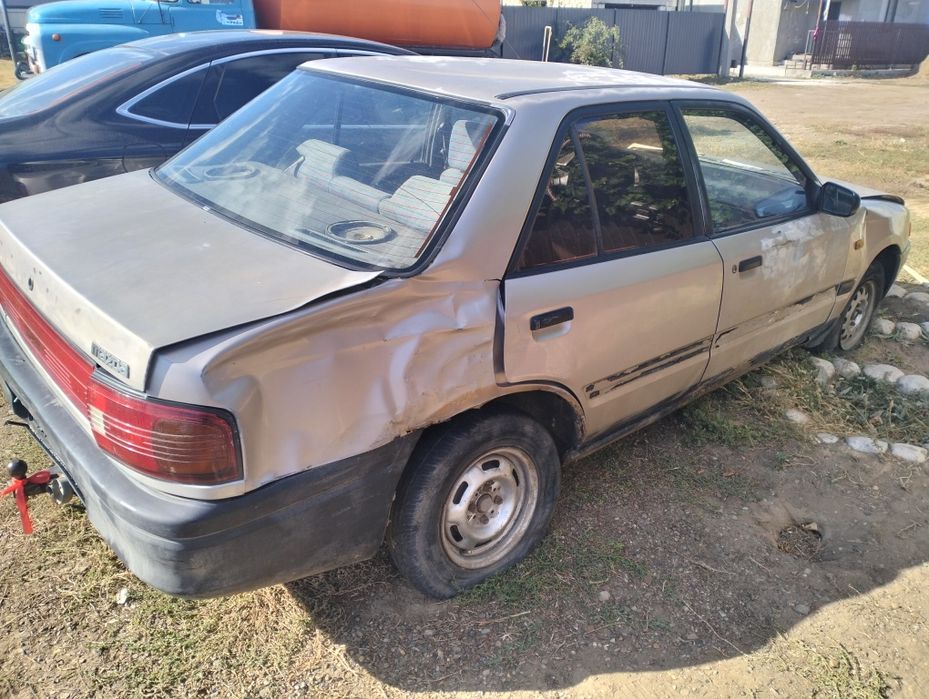 Продам Мазду 323