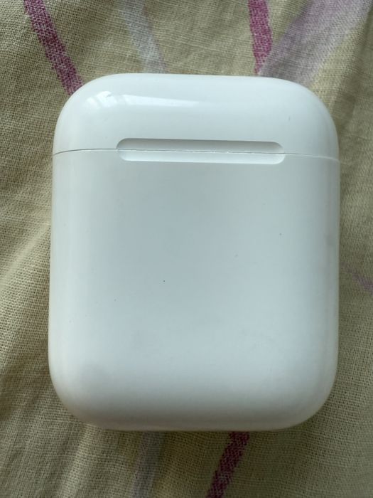Продам кейс Airpods 2