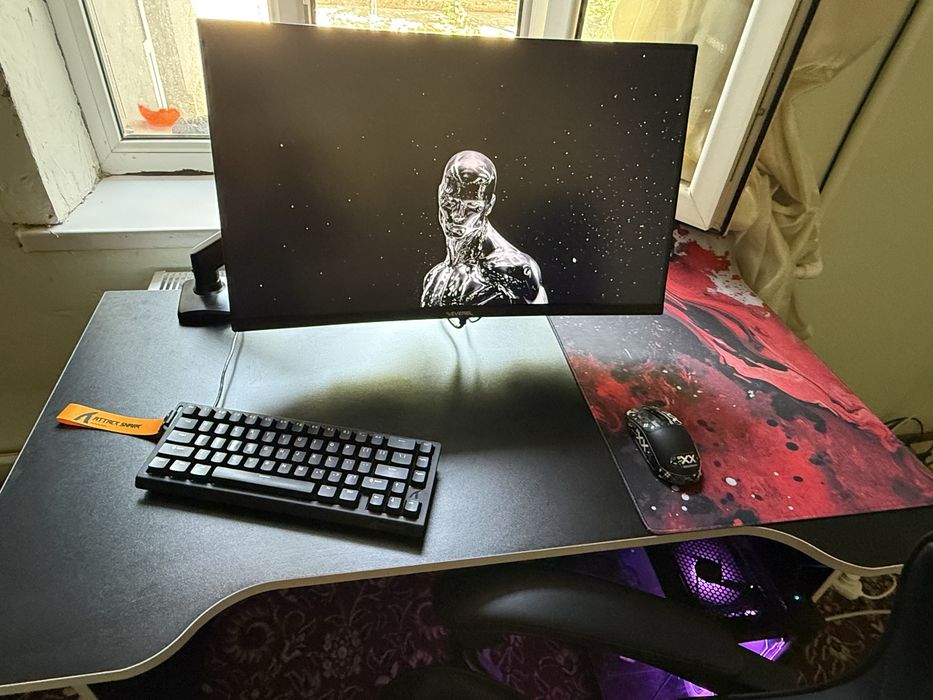 200HZ CURVED Monitor sotiladi