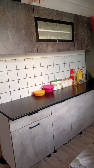 Кухонный гарнитур сатылады.