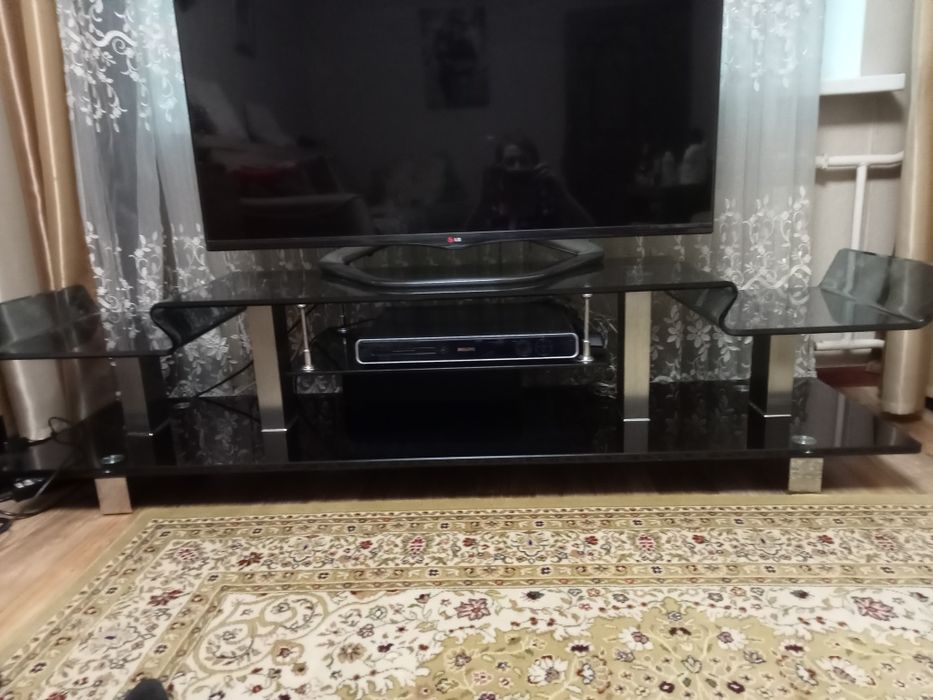 Тумба под ТВ стекло
