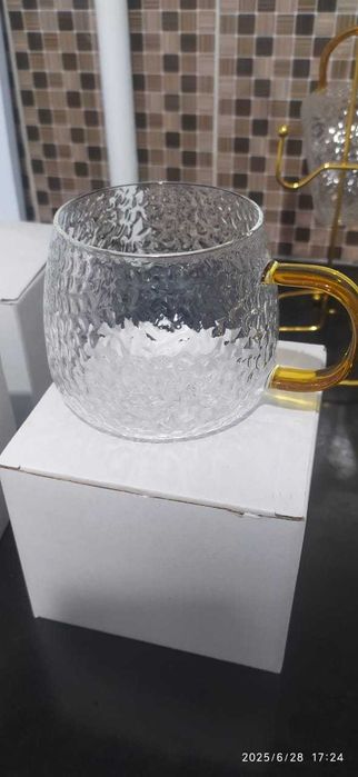 Новый графин со стаканами