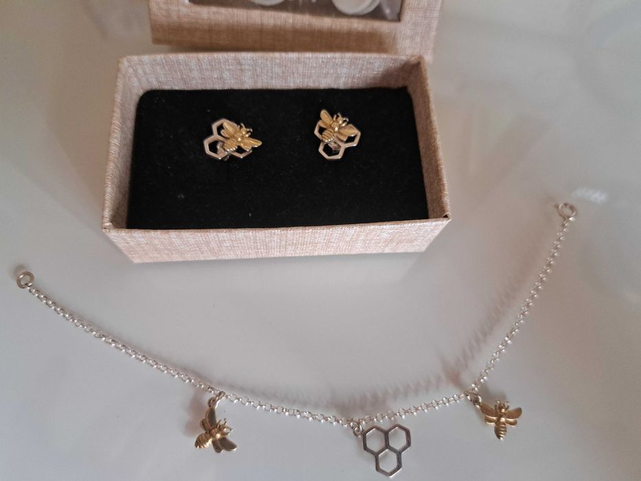 Сребърен дамски комплект гривна с обеци