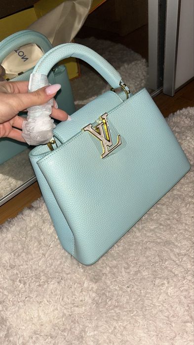 Geanta Louis Vuitton Capucines piele naturala pe stoc