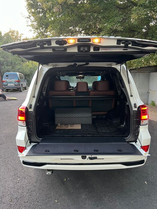 TOYOTA land cruiser 200