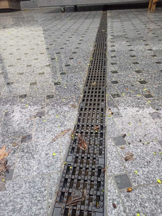 Брусчатка, гранид, бассейн ва йулаклар учун решоткали ариклар/ лоток