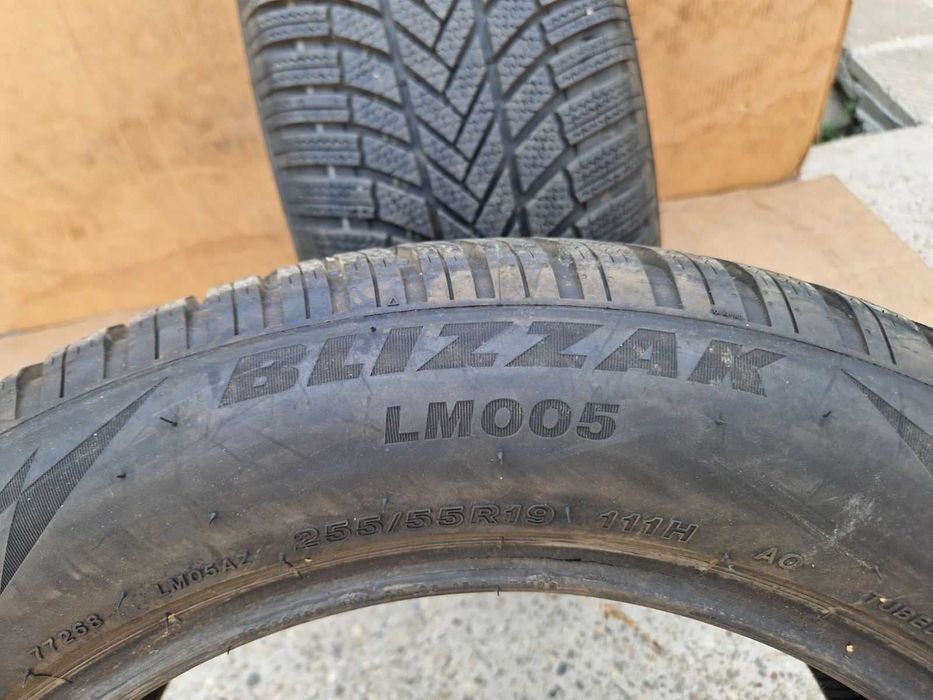 2 Bridgestone R19 255/55 Зимни гуми  DOT4122
