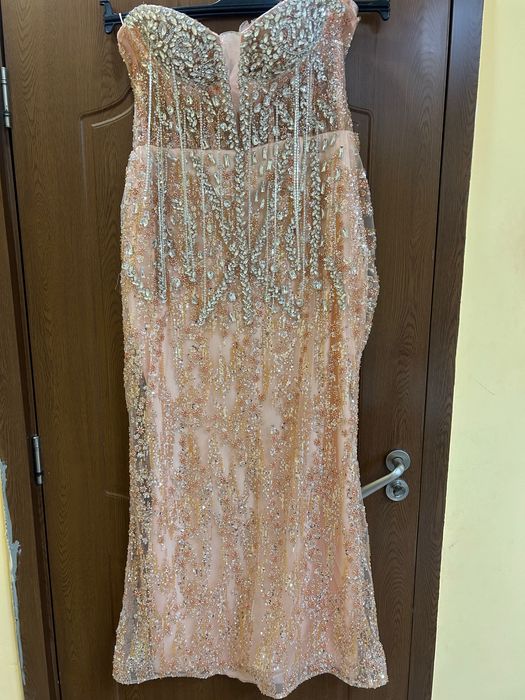 Продавам Бални Рокли