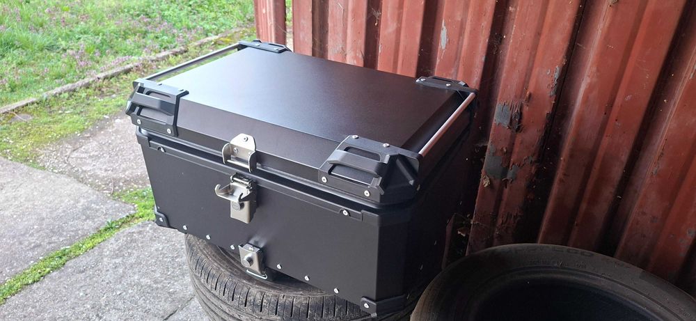 Централен куфар за мотоциклет 57л.