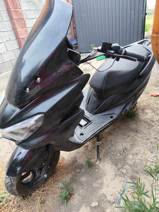 Продам скутер 125 кубов