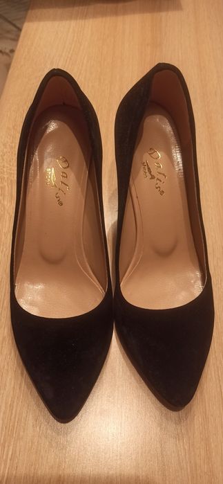 Обувки 36 черни класически кадифе