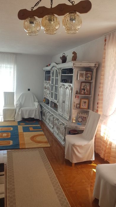 Продава къща в с.Ресилово общ.Сапарева баня