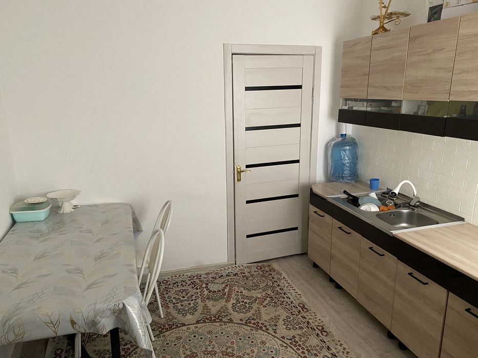 Разветка 3уйліктін ортасындагы уй 2бөлме