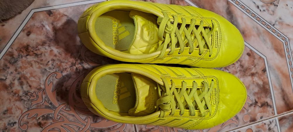 Футболни обувки Adidas за шампиони