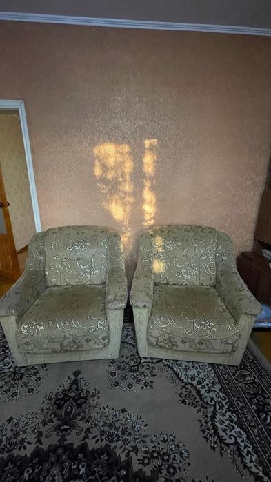 Продам диван и 2 кресла