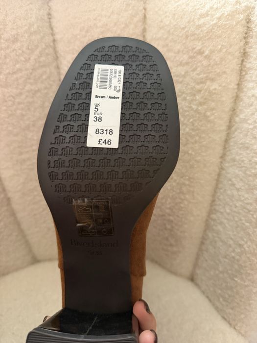 Нови боти River island