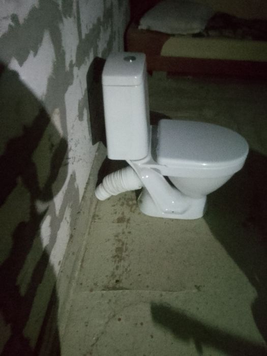 Унитаз продам срочно