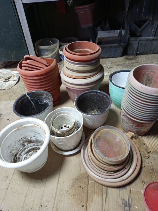 Продам горшки для цветов