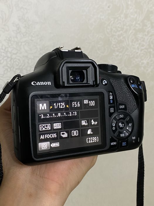 Продам фотоаппарат Canon 1300D (Rebel T6)!