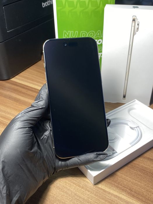 iPhone Air• 256 GB • Light Gold