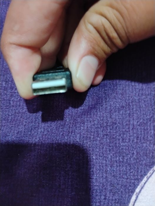 Vând tastatura și maus cu fir HP