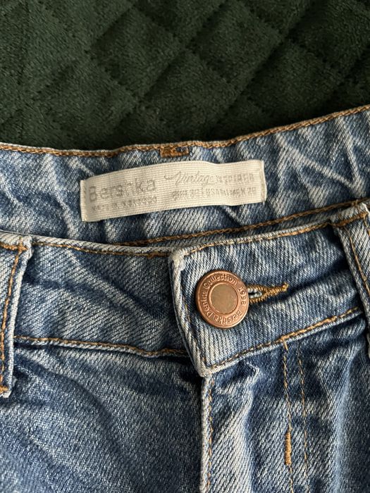Blugi scurti Bershka de dama marimea 36