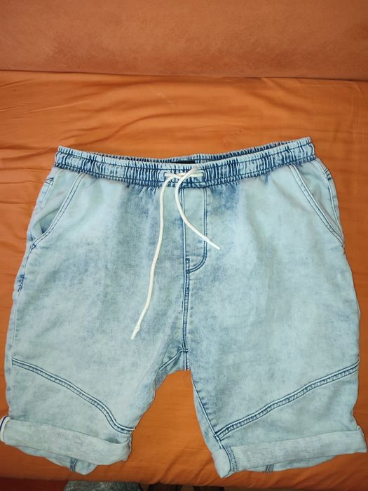 Pantaloni scurți (Jorți) cu șiret C&A