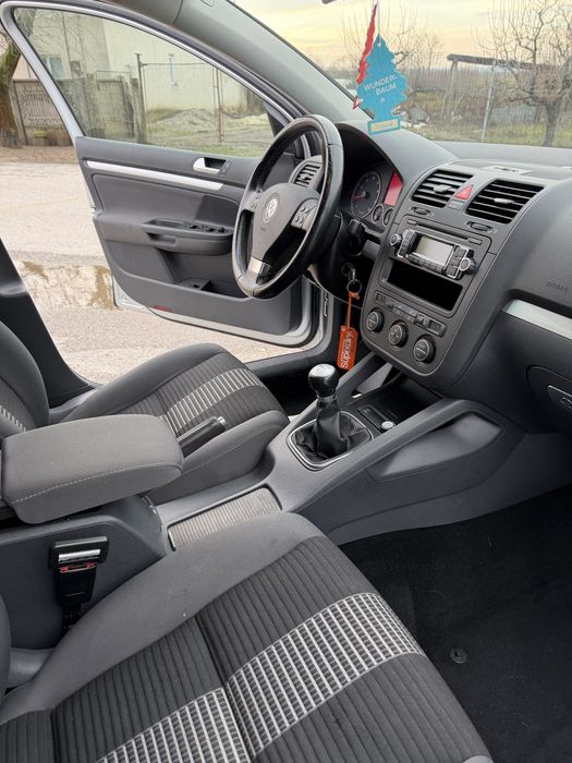 VW Golf Tour 1.4 MPI 2008 Benzină & LPG(Liquefied Petroleum Gas)