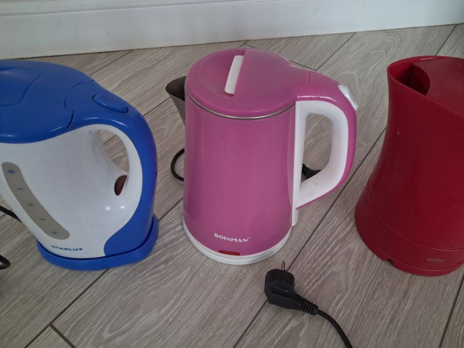 Чайники продам три штуки.