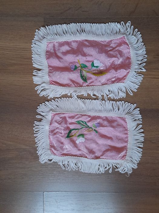 Mileuri fete de masa brodate cusute de mina stare foarte bună