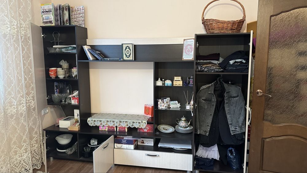 Мебель в гостиную .Стенка