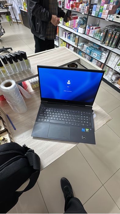 Продаю HP Victus 16