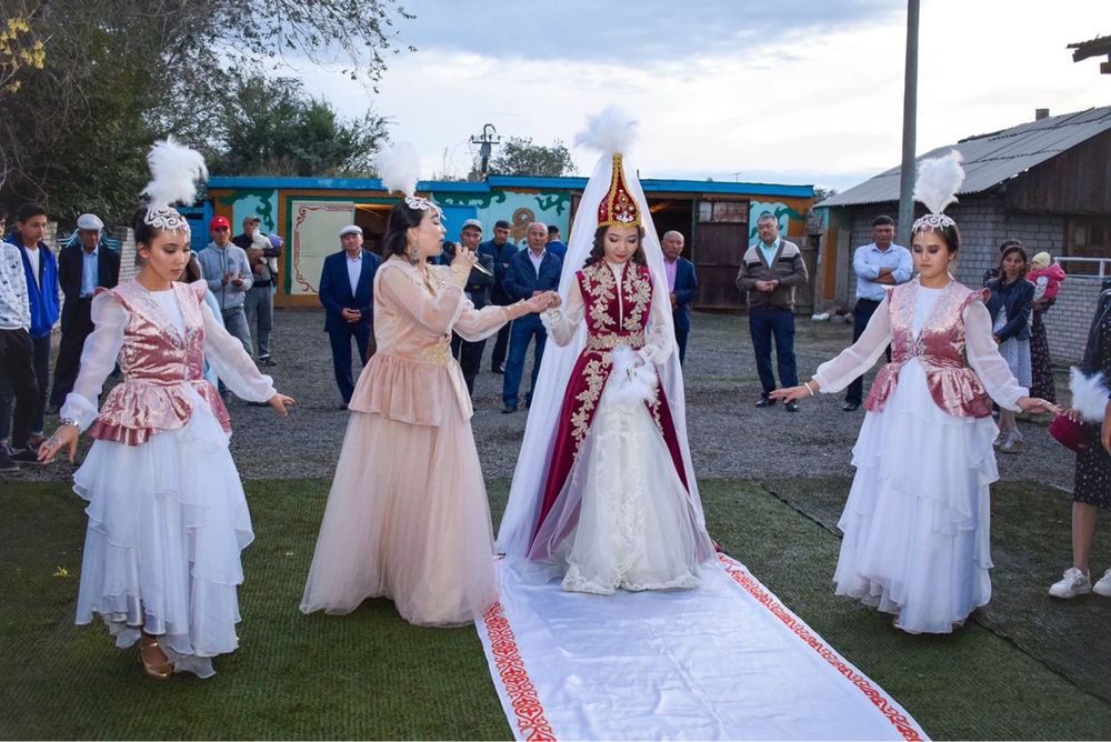 Платье на кыз узату!