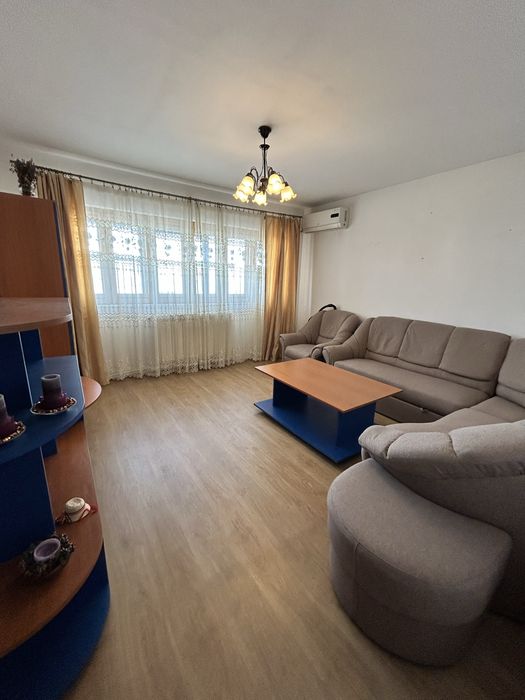 Cladire cu 6 camere, 2 bucatarii  si 2 bai, curte, foisor si locuri de parcare, Jumbo, Podul Ros, comision 0%