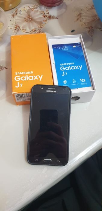 Samsung J7 2015. 2 сим