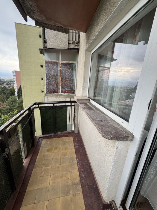 dau in chirie apartament 3 camere renovat , electrocasnice zona piata dambu