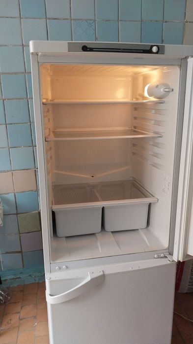 Продам холодильник Индезит  в отличном состоянии