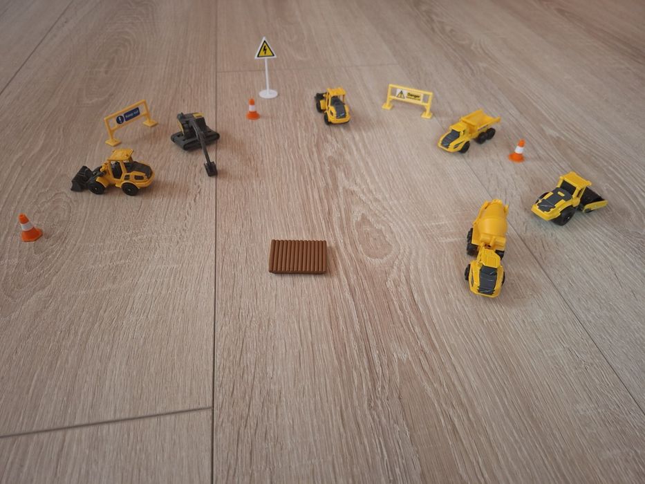 Комплект играчки строителни машини