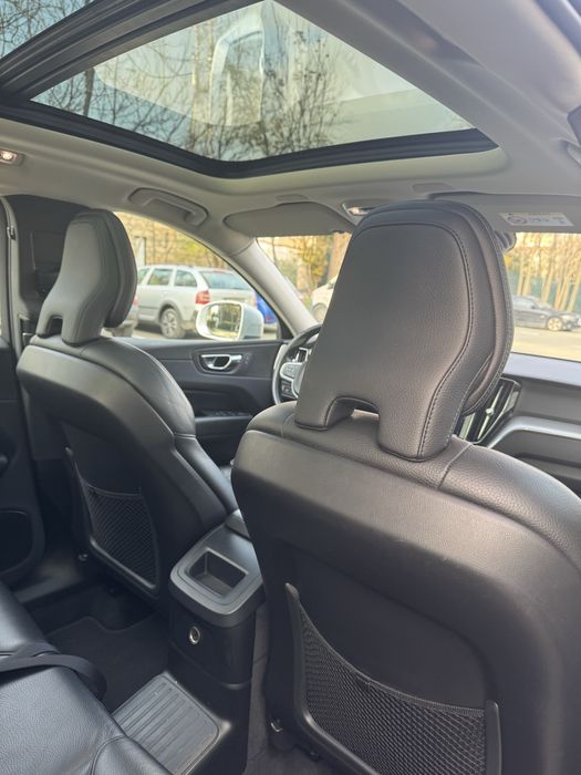 Volvo XC60 T8 Hybrid 390 CP 2020 – Putere, Eleganță și Tehnologie Premium într-un SUV Scandinav