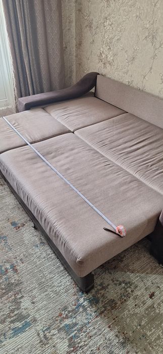 Продам диван  б.у.