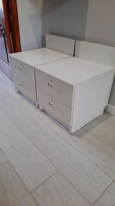 Продам комод,зеркало,тумбы