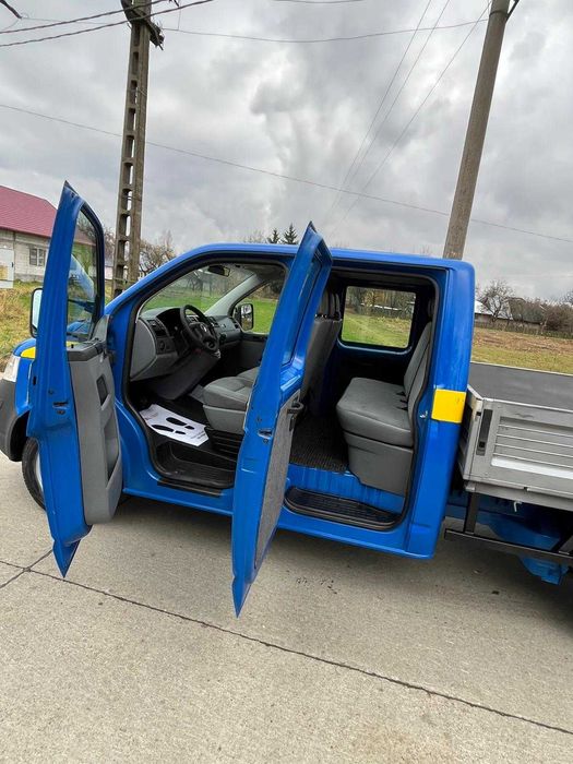 Vand Volkswagen Transporter T5 Doka cu 6 locuri și ladă