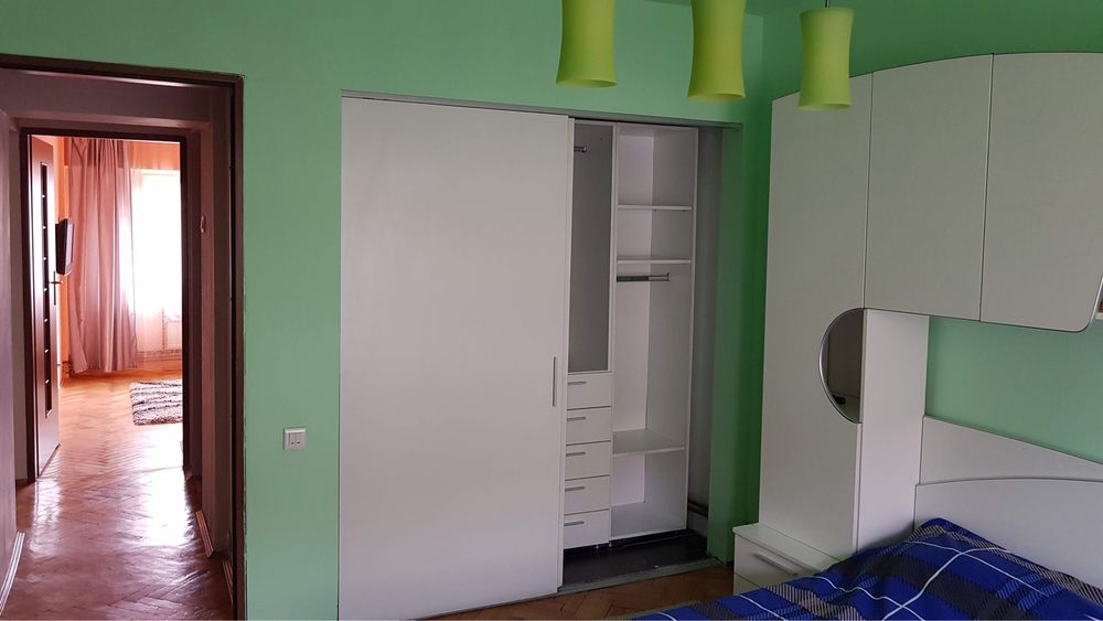 Inchiriez apartament 3 camere in centru