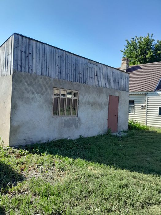 Продам дом с постройками