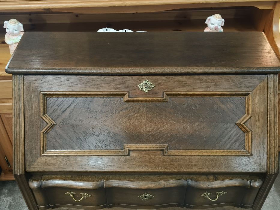 Дъбово писалище с месингови дръжки