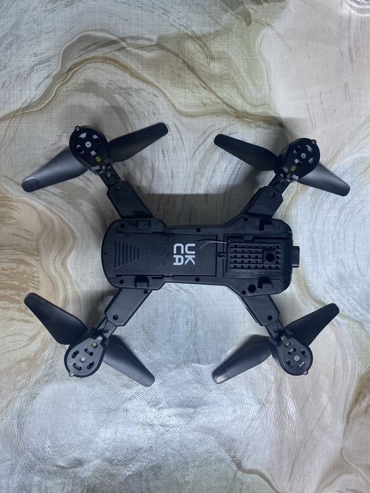 Drona model QuadronX