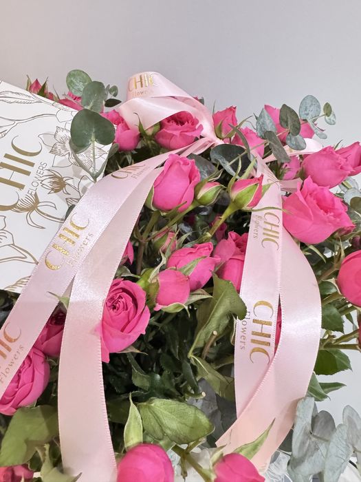 Цветы в корзине розы