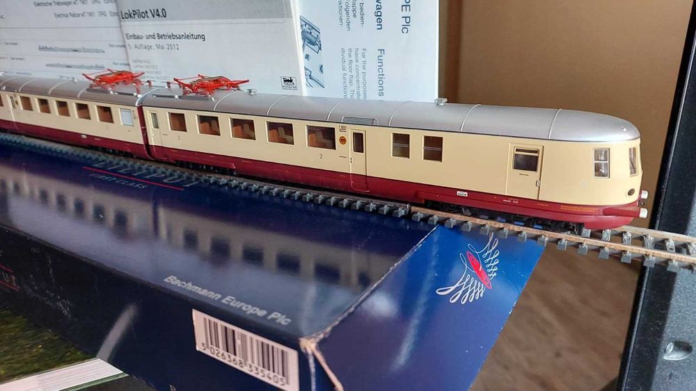 Automotor trenulet  Liliput cu priza decodor.