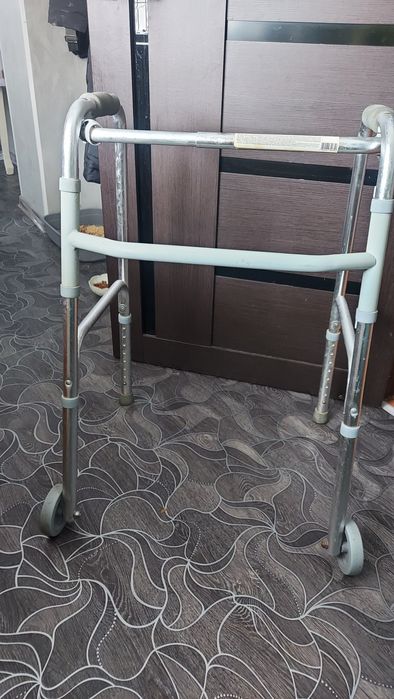 Ходунки для взрослых