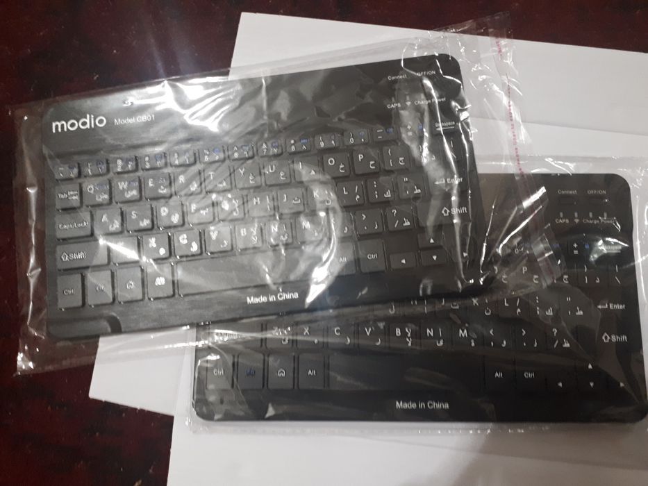 Клавиатура беспроводная на аккумуляторе ,универсальная